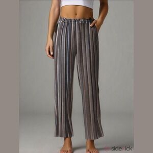 BCBGMAXAZRIA Blue Striped Carrot Pants M Boho Coastal Grandmacore Chic